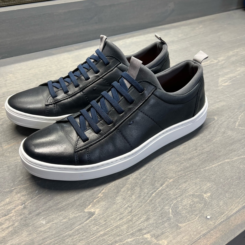 Man’s shoes